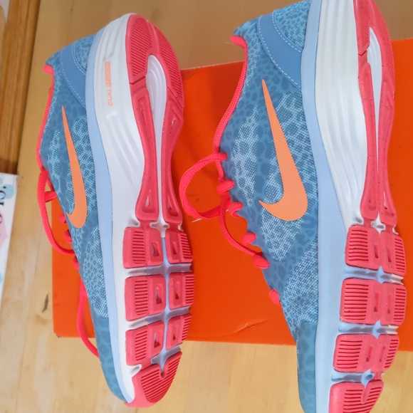 NWOT Nike Dual Fusion leopard print sneakers. - Picture 3 of 5